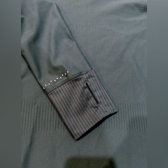 Lululemon Zoned In Long Sleeve - Picture 4 of 6